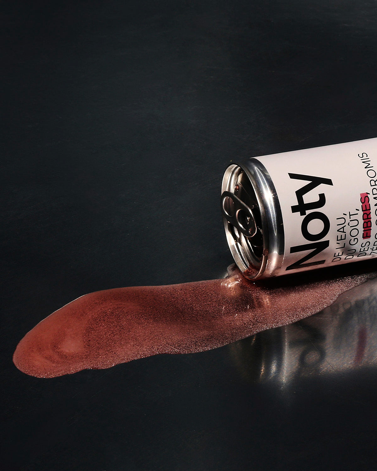 Packshot NOTY, soda français faible en sucres, photo lifestyle